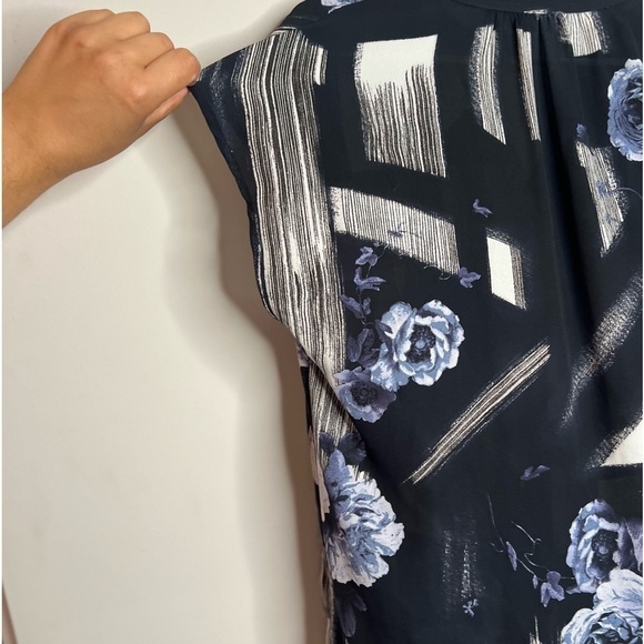 Simply Vera Floral Cap Sleeve Blouse Size M - Picture 5 of 6